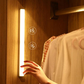 Lâmpada de LED com Sensor de Movimento - Ilumi™ - Lojas Promorin